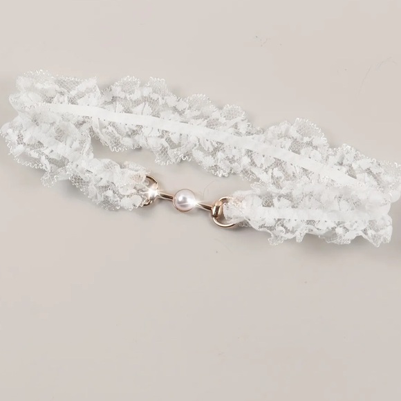 Bridal garter, golden bar w/ pearl bead approx. 9” diameter. NIP, elastic band - Picture 5 of 7